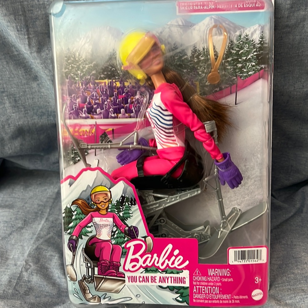 Barbie YOU CAN BE ANYTHING Para Alpine skier